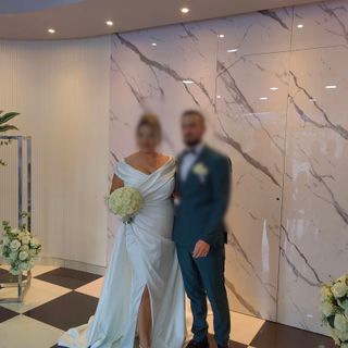 Vestido de novia exclusivo y elegante