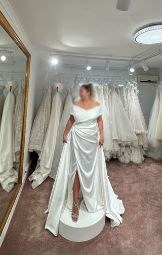 Vestido de novia exclusivo y elegante