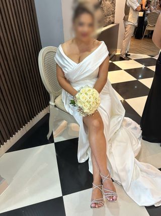 Vestido de novia exclusivo y elegante