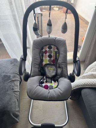 Hamaca /Balancín para bebé BEABA con arco de juego