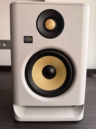 2altavoces KRK Rokit 5 G4 + 2 peanas.