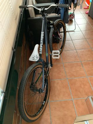 Bicicleta Dirt Saracen Amplitude