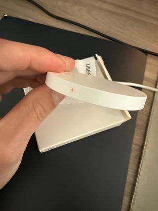 Cargador inalámbrico blanco