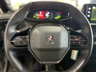 Peugeot 2008 ALLURE PACK PURETECH 130 S&S 6 VEL. MAN TAPICERÍA COZY NEGRO CON PESPUNTES EN AZUL