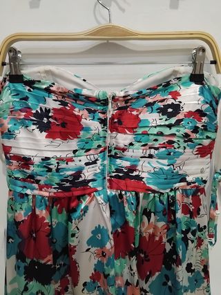 Vestido largo de fiesta, una prenda llena de color