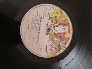 Vinile Genesis And Then There Were Three