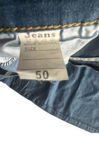 Talla 62/64. Pantalón corto vaquero de hombre.