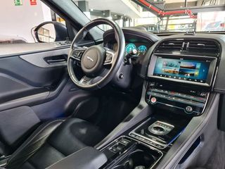 Jaguar F-Pace Jaguar F-Pace 3.0 D S 4WD Aut. 300Hp ... Pano LED-Xenon Navi Sport-Leather Camera KeylessGo Klima PDC