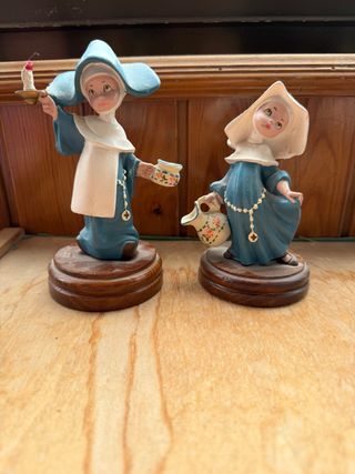 Figuras Monjitas madera