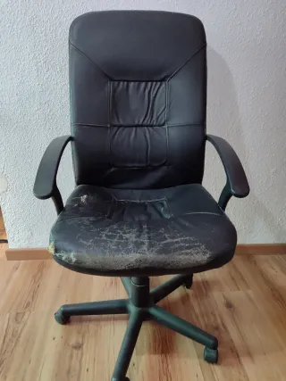 Silla de oficina negra