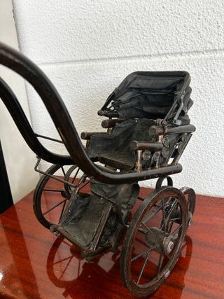 Carrito de muñecas estilo victoriano