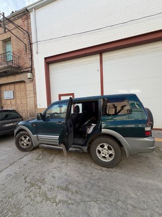 Mitsubishi Montero 2002