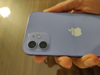 iPhone 12 64GB viola in perfette condizioni