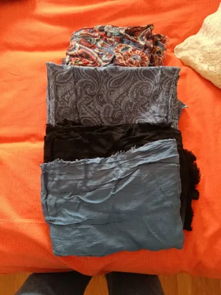 Chal de hombre azul y multicolor