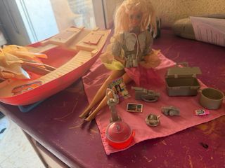 Autocaravana Barbie con barca