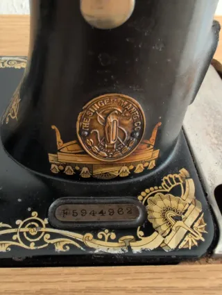 Máquina de coser SINGER Antigua