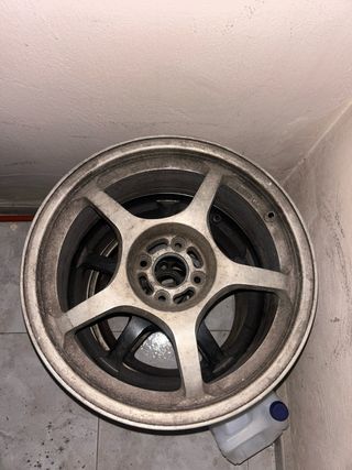 Llantas 17 4x100 marca Rota