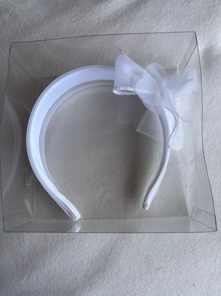 Diadema blanca de organza para Primera Comunión