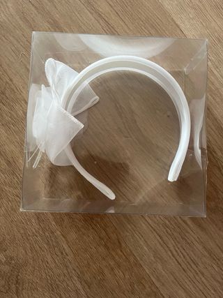 Diadema blanca de organza para Primera Comunión