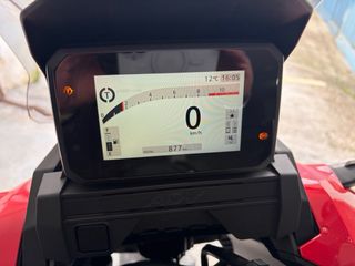 Honda ADV 350 Roja y Negra