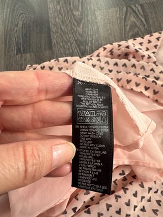 Vestido rosa con corazones