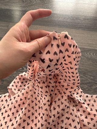 Vestido rosa con corazones