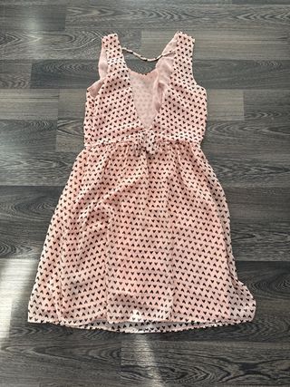 Vestido rosa con corazones