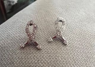 Preciosos pendientes de oro de 18 kilates