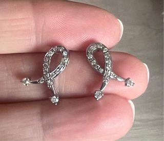 Preciosos pendientes de oro de 18 kilates