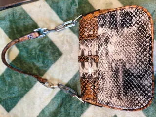 Bolso estampado efecto cocodrilo