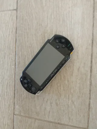 Console PSP modello 1004 da leggere
