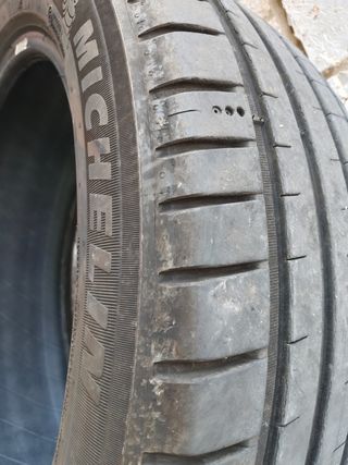 Dos Ruedas Michelín medida 225/50 ZR 18 año 2024