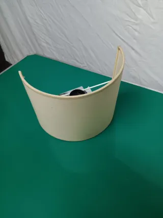 Aplique pantalla beige metal y plástico