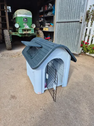 Caseta Perro Grande Plástico Gris Nueva