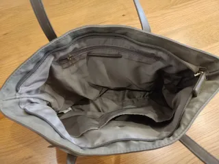 Bolso beige con asas