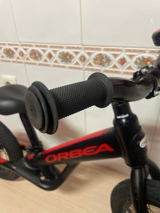 Bicicleta orbea niño/a pequeña sin pedales sin uso