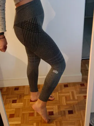 Leggings deportivos Alo Yoga - gris oscuro nuevos