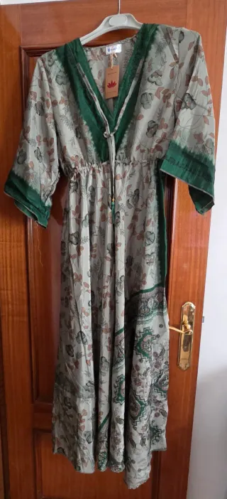 Vestido Largo Seda con estampados. Nuevo.