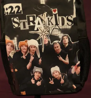 Mochila Straykids. NUEVA A ESTRENAR!!
