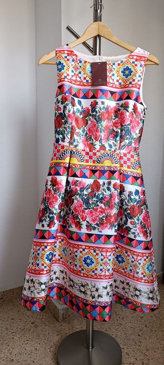 Vestido midi estampado de colores vivos y muy orig