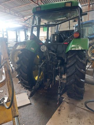 TRACTOR JOHN DEERE 2800