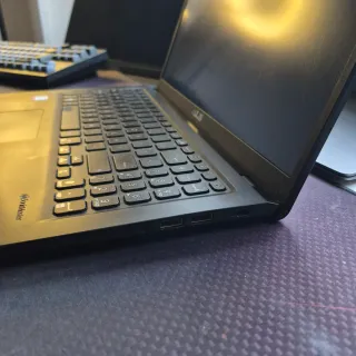 Portátil Asus Vivobook 15.6" i7 16GB RAM 512GB SSD