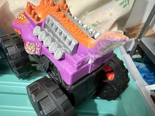 Lote dos camiones de juguete