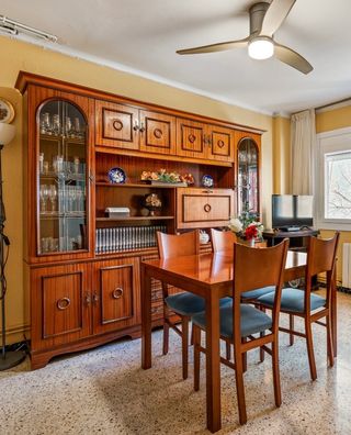 Mesa comedor extensible y 6 sillas