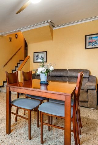 Mesa comedor extensible y 6 sillas