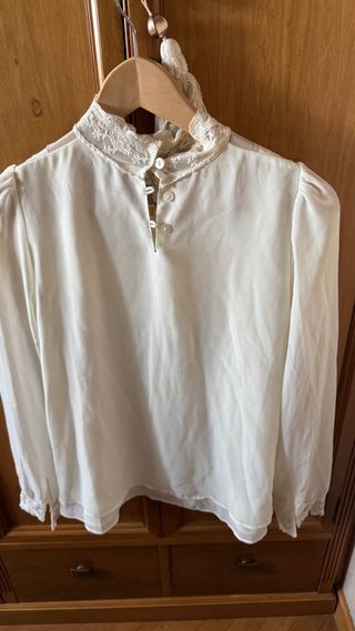 Blusa romántica encaje blanco