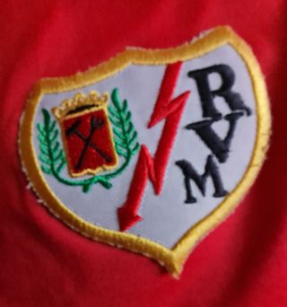 Dos camisetas de futbol del Rayo Vallecano