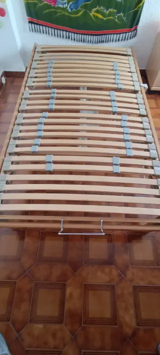 Cama de 1.10x1.90 cm.de laminas automática