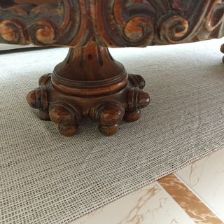 Mesa de centro, madera y mármol. Buen estado.