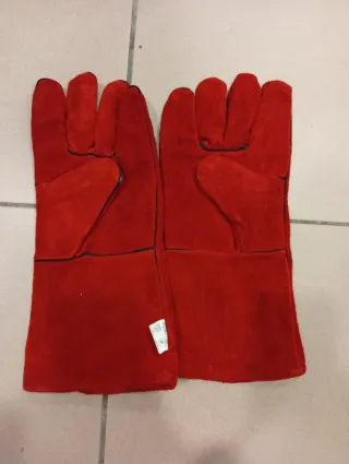 Guanti resistente al calore . Per uso lavorativo